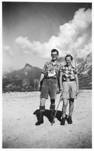 Gerda og Poul Brejnebøl ved Passo Pordoi (2250 m) i Dolomitterne i 1938