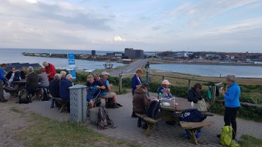 DVL vandretur - Solnedgangstur - Aftensmaden spises på Troldbjerg
